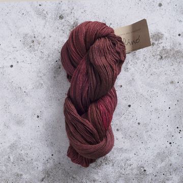 Fino - Garnet Brooch