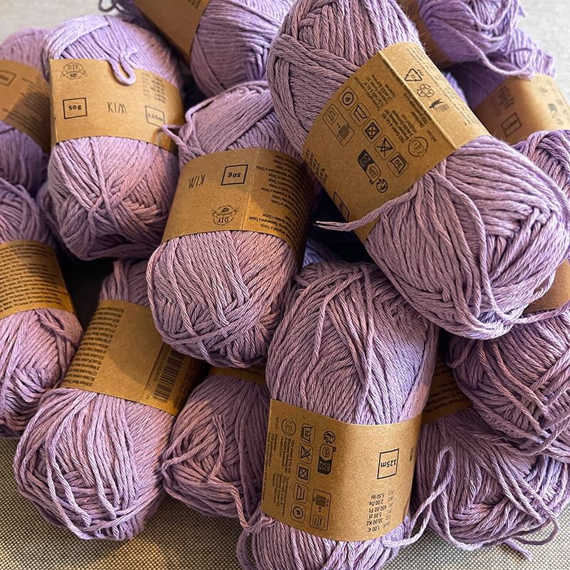 En hel Kasse Garn 5 kg syren