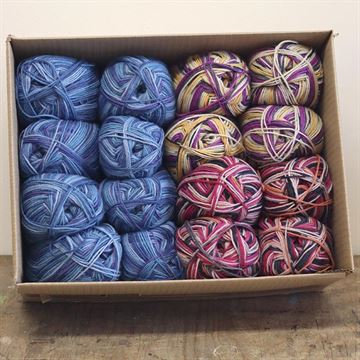 Sock Box 75 - Mixed 9  - minimum 8 par strømper